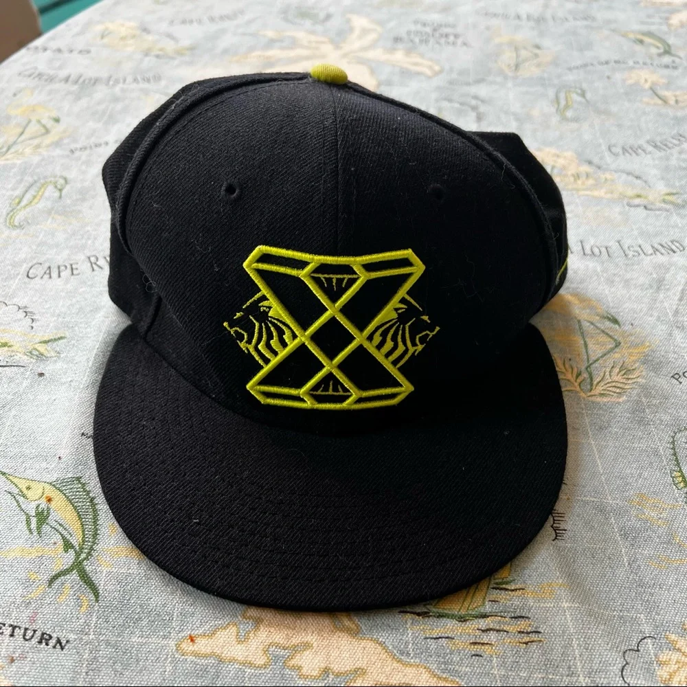 Nike Lebron James X Snap Back 10 Hat Cap Black Neon Lion